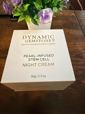 Pearl-Infused Stem Cell Night Cream — White